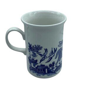 Vintage Churchill Blue Willow Mug England Made Coffee Cup 4.25” Classic Pagoda